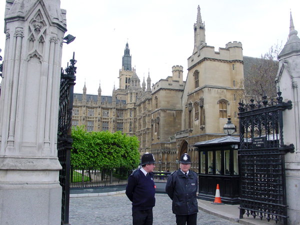 parliament_guards